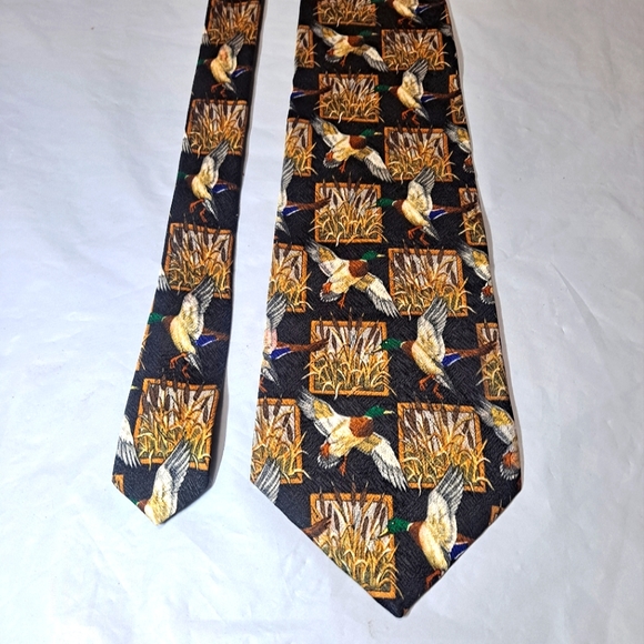Field & Stream Mallard Duck 💯 Silk Men's Necktie 58" x 4" Black/Gold Wildlife - Picture 7 of 10